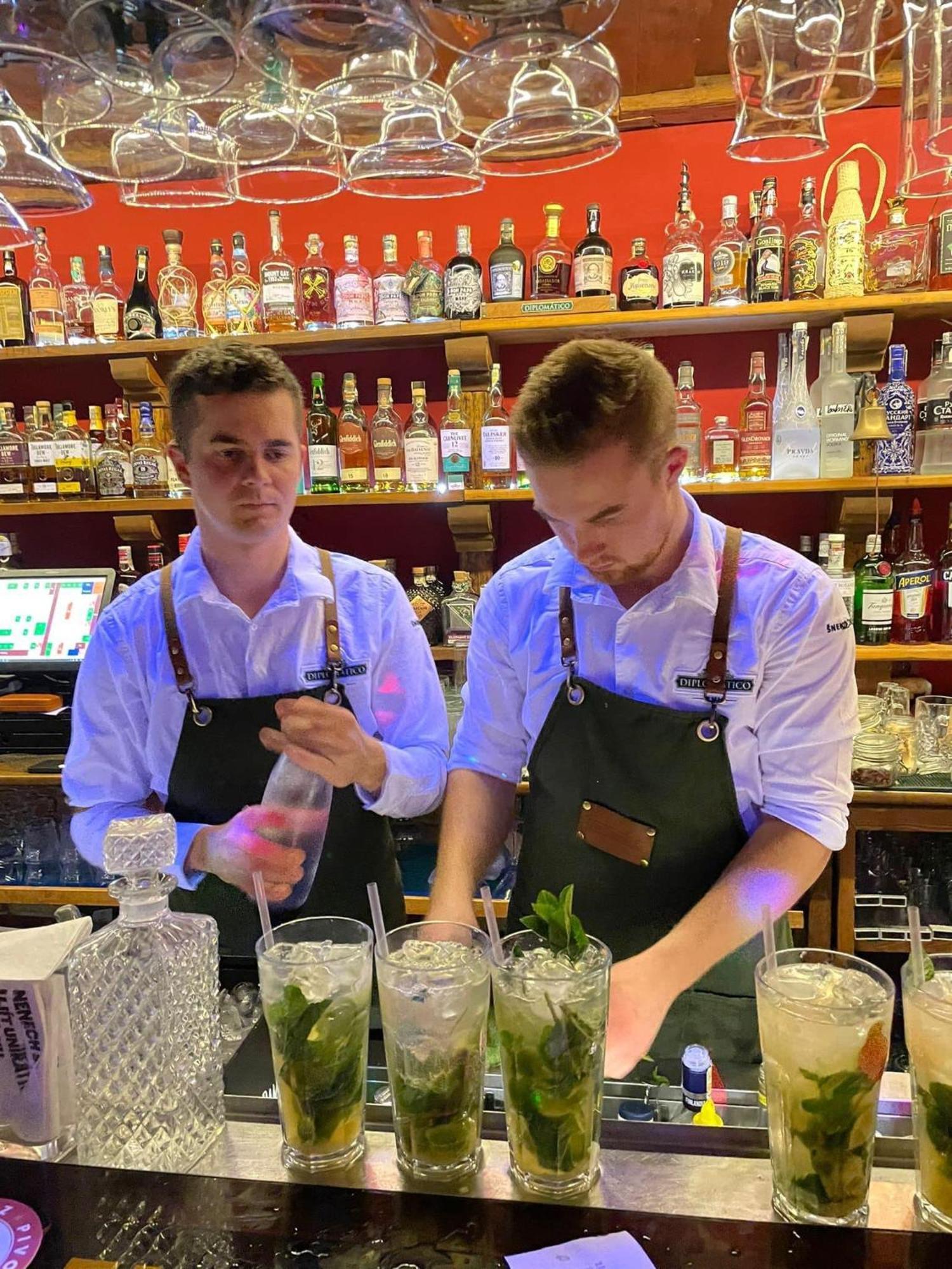 捷克布杰约维采 Snekolend酒店 外观 照片