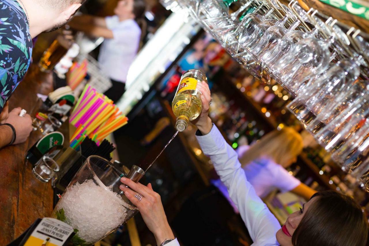 捷克布杰约维采 Snekolend酒店 外观 照片